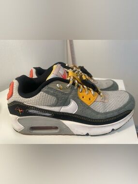 Nike Air Max 90 GS swoosh compass big kids 4.5 y